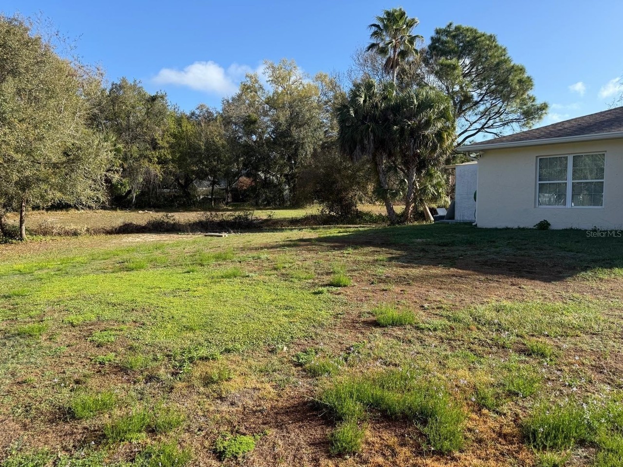 2923 N Stewart St - Photo 2 of 42