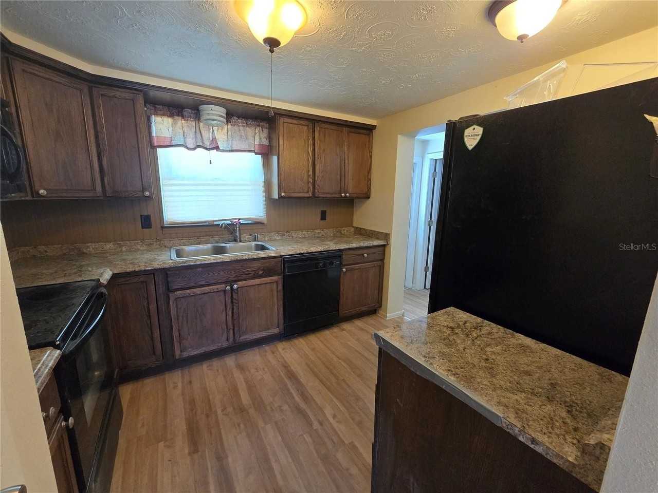 2531 Almond Dr - Photo 7 of 24