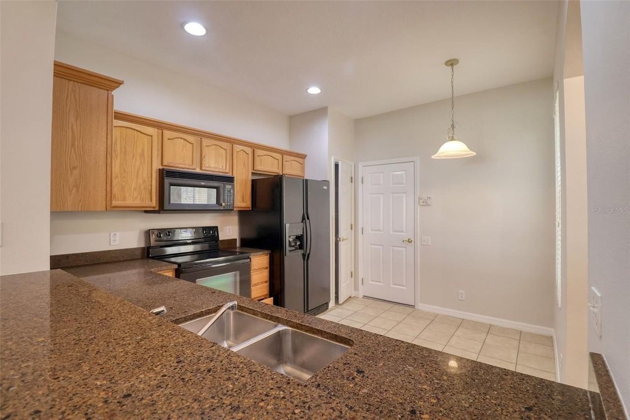 6643 83rd Ave N - Photo 4 of 34