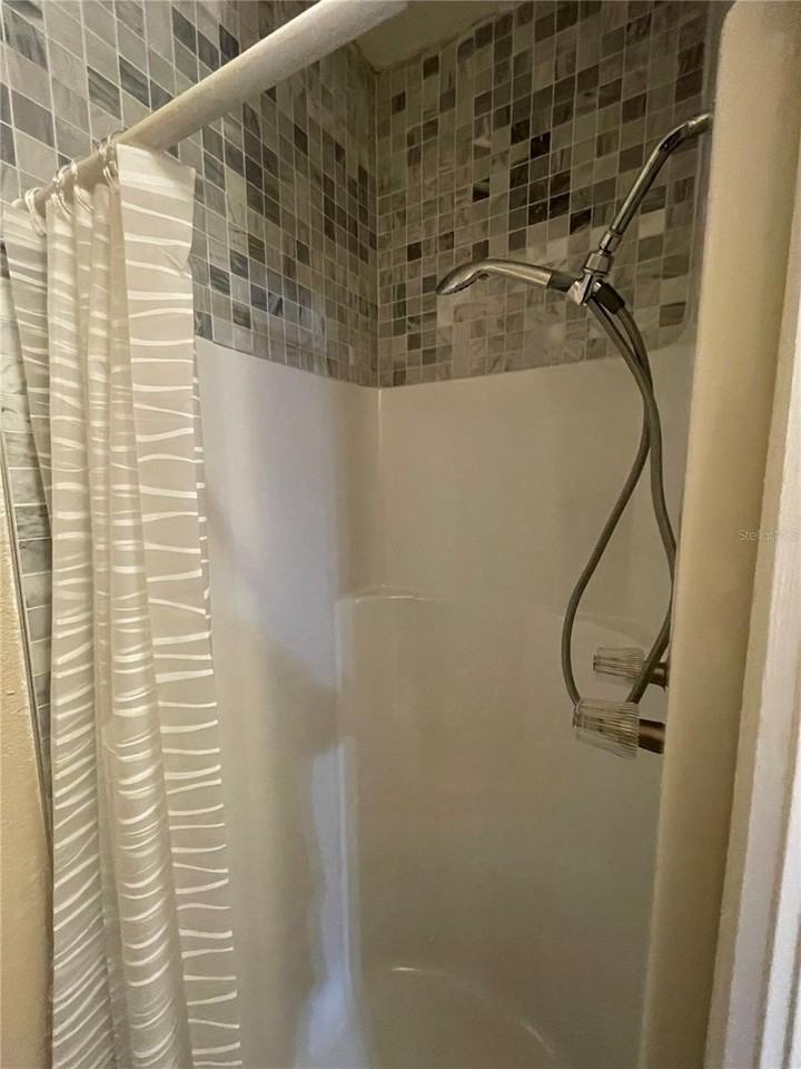 20111 Old Trilby Rd - Photo 7 of 9