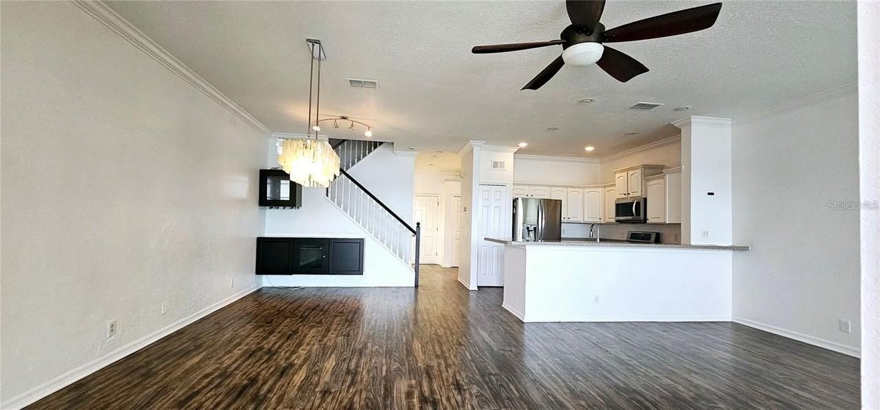 8211 118th Ave - Photo 4 of 43