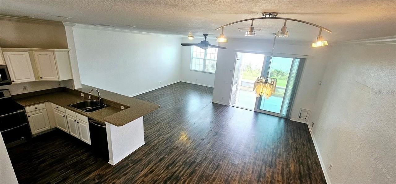 8211 118th Ave - Photo 6 of 43