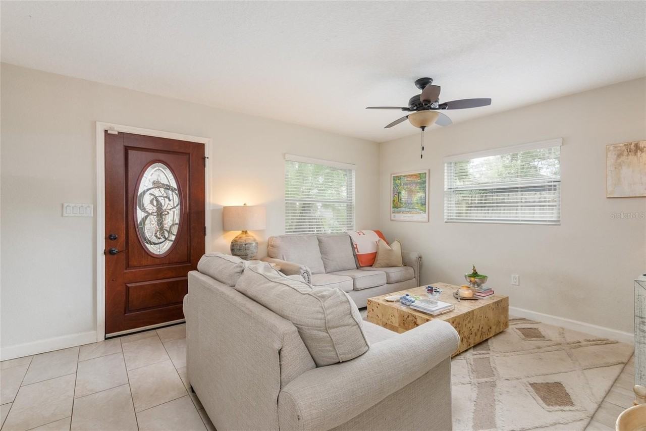 2407 S Harold Ave - Photo 6 of 27