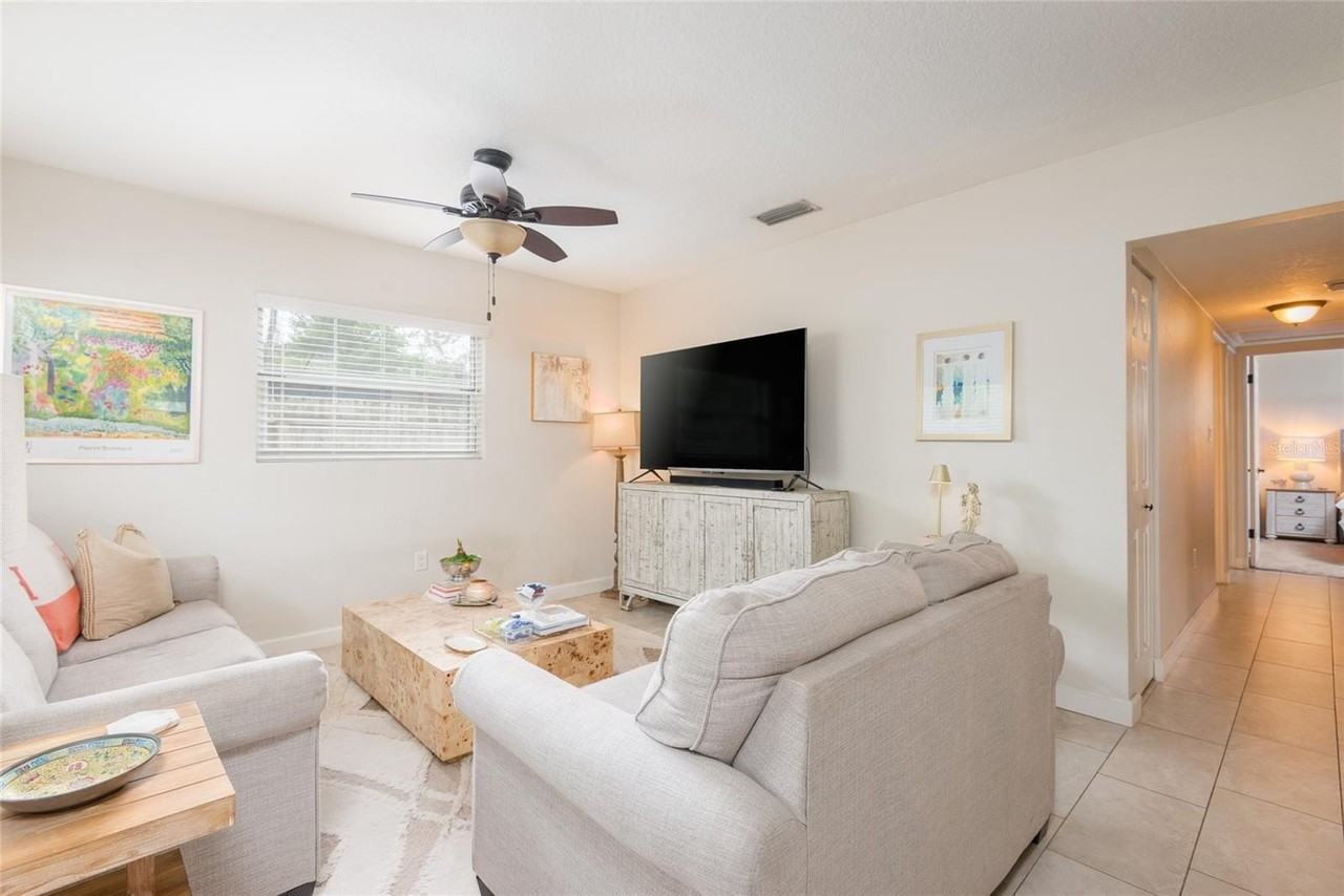 2407 S Harold Ave - Photo 7 of 27