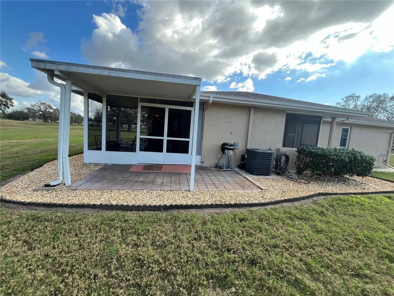 1907 Canterbury Ln #10 - Photo 2 of 27