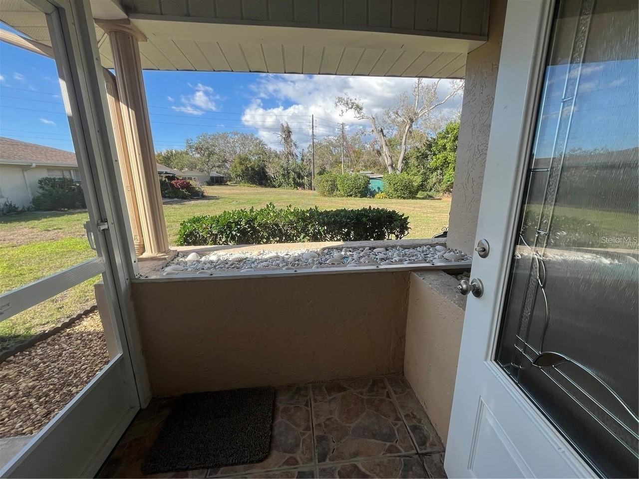 1907 Canterbury Ln #10 - Photo 6 of 27