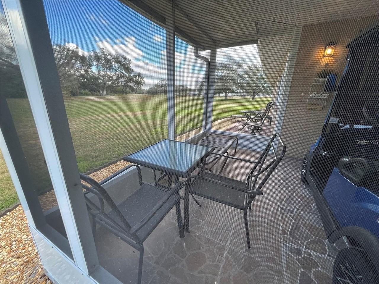 1907 Canterbury Ln #10 - Photo 4 of 25