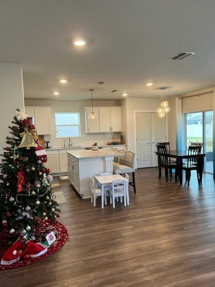 30555 Thunderbird Dr - Photo 3 of 32