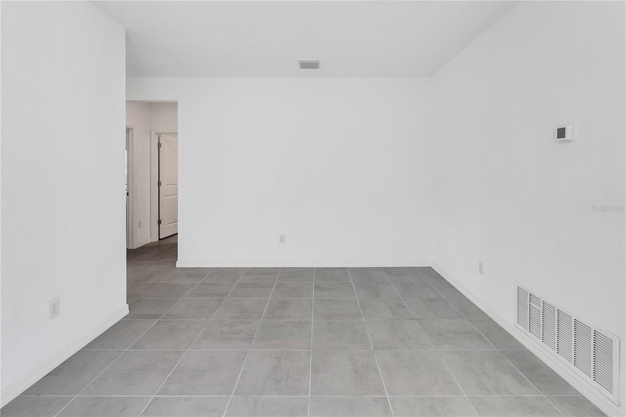 11207 Fieldstone Dr - Photo 4 of 40