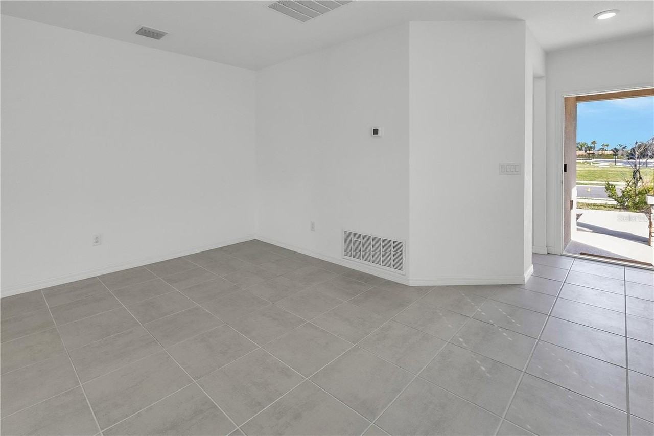 11207 Fieldstone Dr - Photo 6 of 40