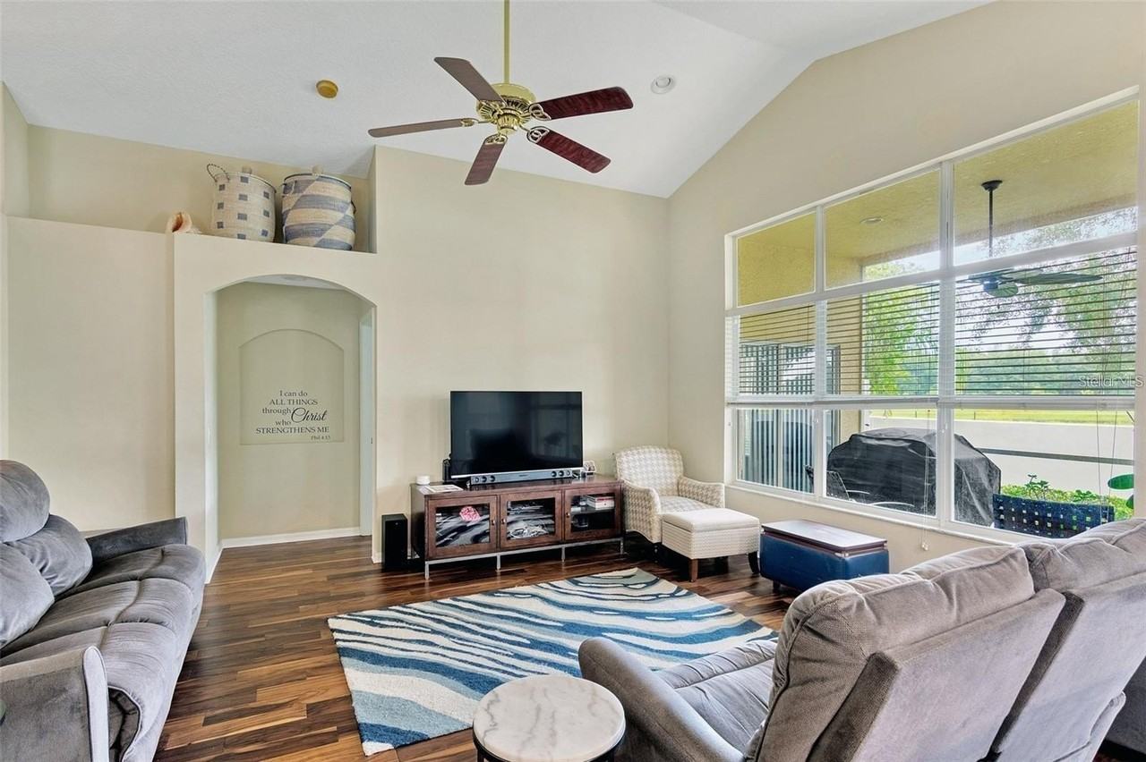 18821 Maisons Dr - Photo 4 of 26