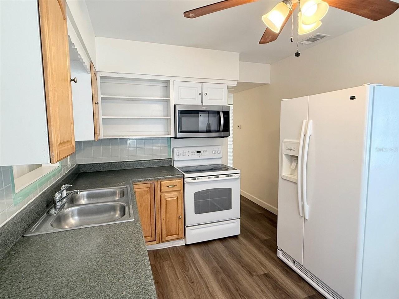 1543 43rd St S - Photo 6 of 31