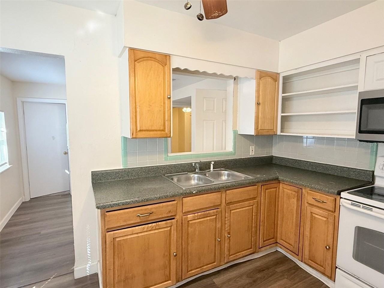 1543 43rd St S - Photo 7 of 31