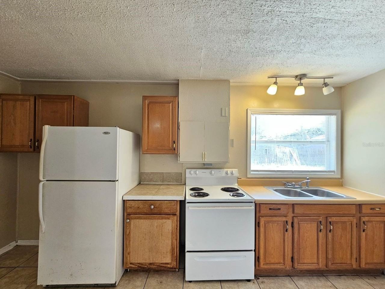 3330 Jean Ave - Photo 4 of 11