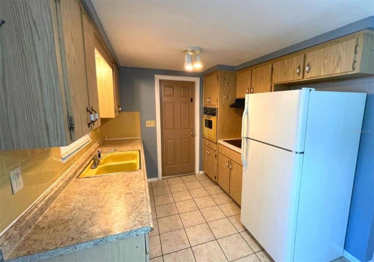 7335 Ashwood Dr - Photo 4 of 12