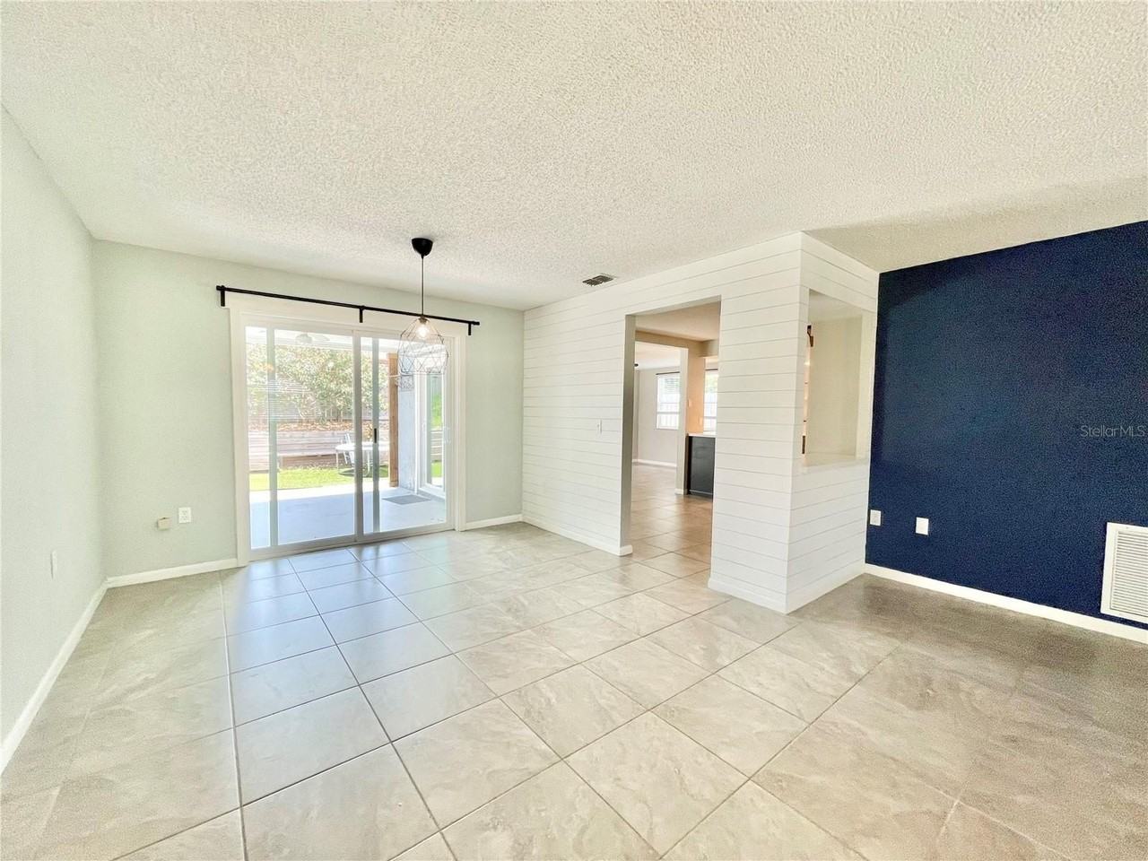 9011 Ledgestone Ln - Photo 7 of 36