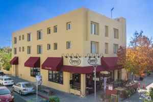 featured image of 411 California Ave ## A5