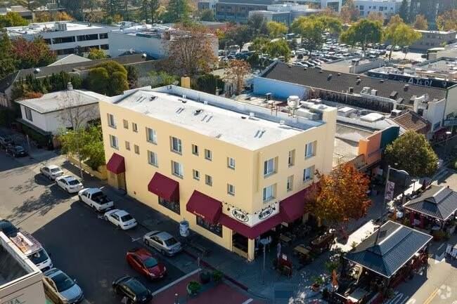 411 California Ave ## A5 - Photo 5 of 13