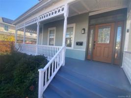 featured image of 8 Willow St