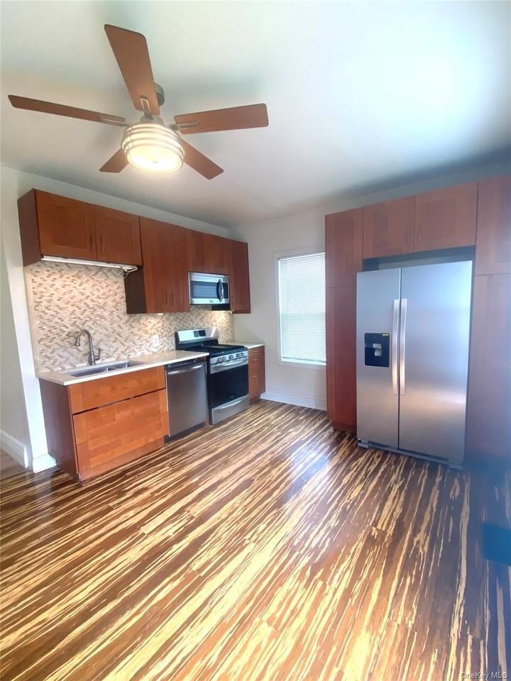 8 Willow St - Photo 2 of 18