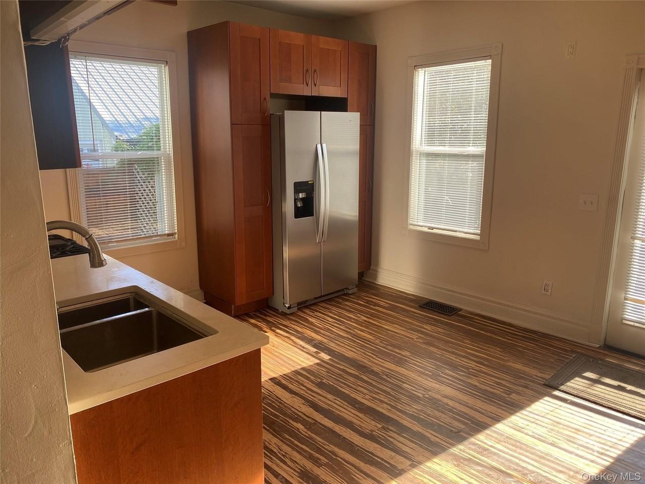 8 Willow St - Photo 3 of 18