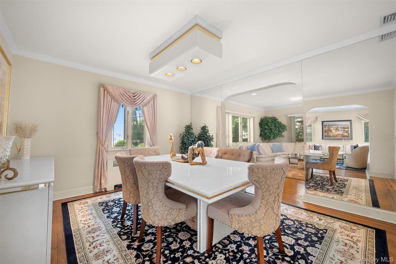 23 Parkside Dr - Photo 5 of 28