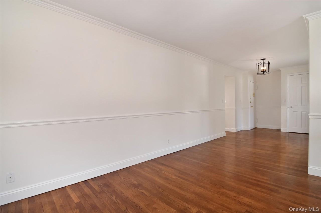 140 N Broadway Apt R4 - Photo 5 of 18