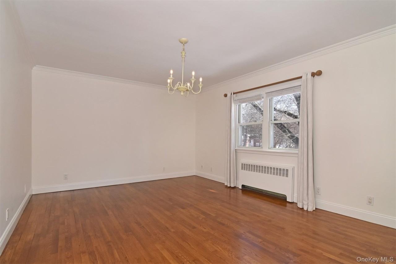 140 N Broadway Apt R4 - Photo 7 of 18