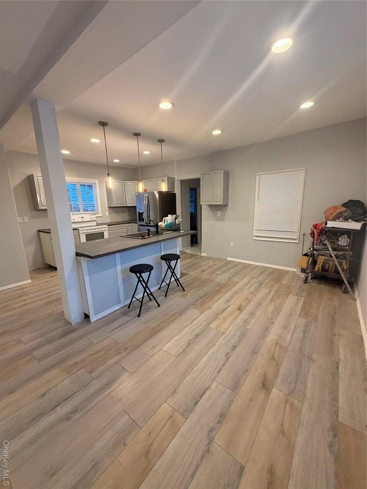 68 Corrigan Rd - Photo 6 of 20