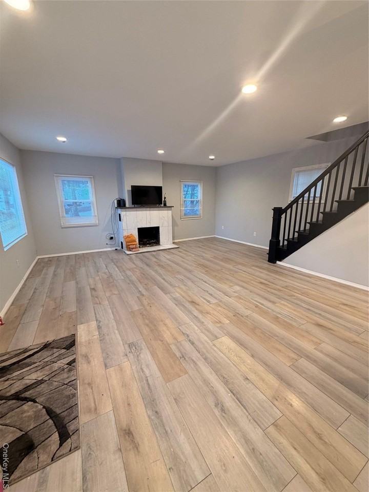 68 Corrigan Rd - Photo 7 of 20