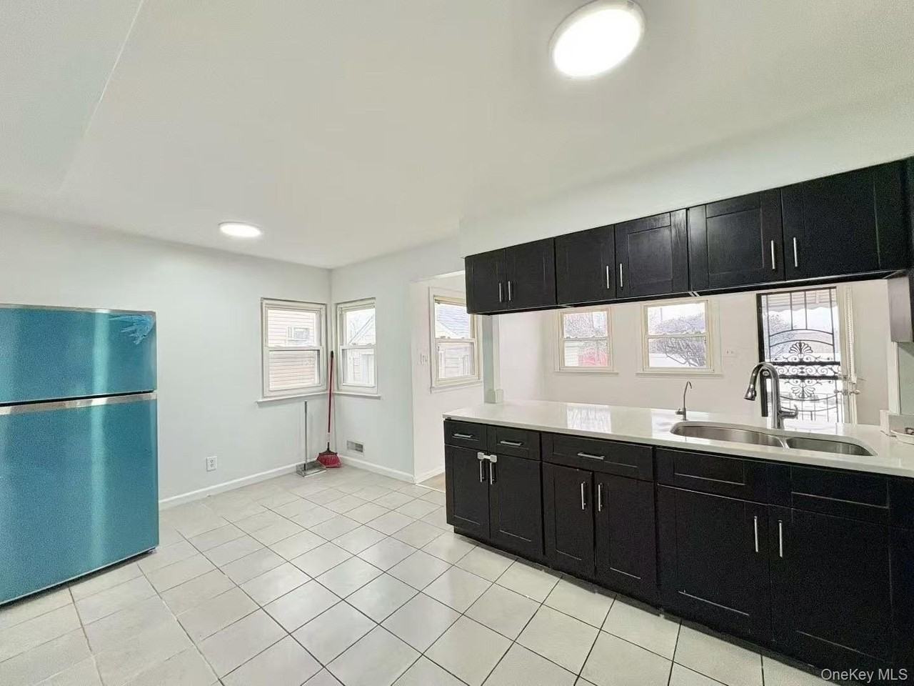 2347 128th St Unit 1fl - Photo 2 of 5