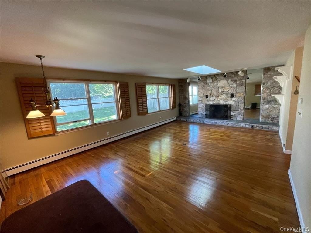 217 Greeley Ave - Photo 2 of 31