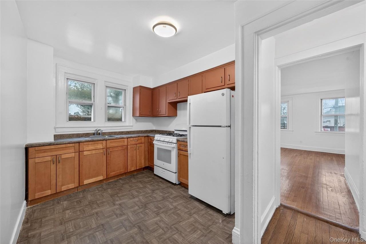 2092 Grand Ave Unit 2 - Photo 4 of 11