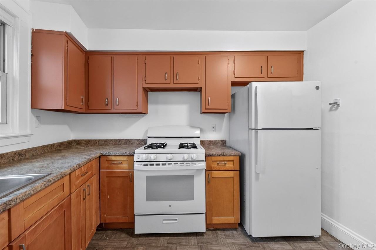 2092 Grand Ave Unit 2 - Photo 6 of 11