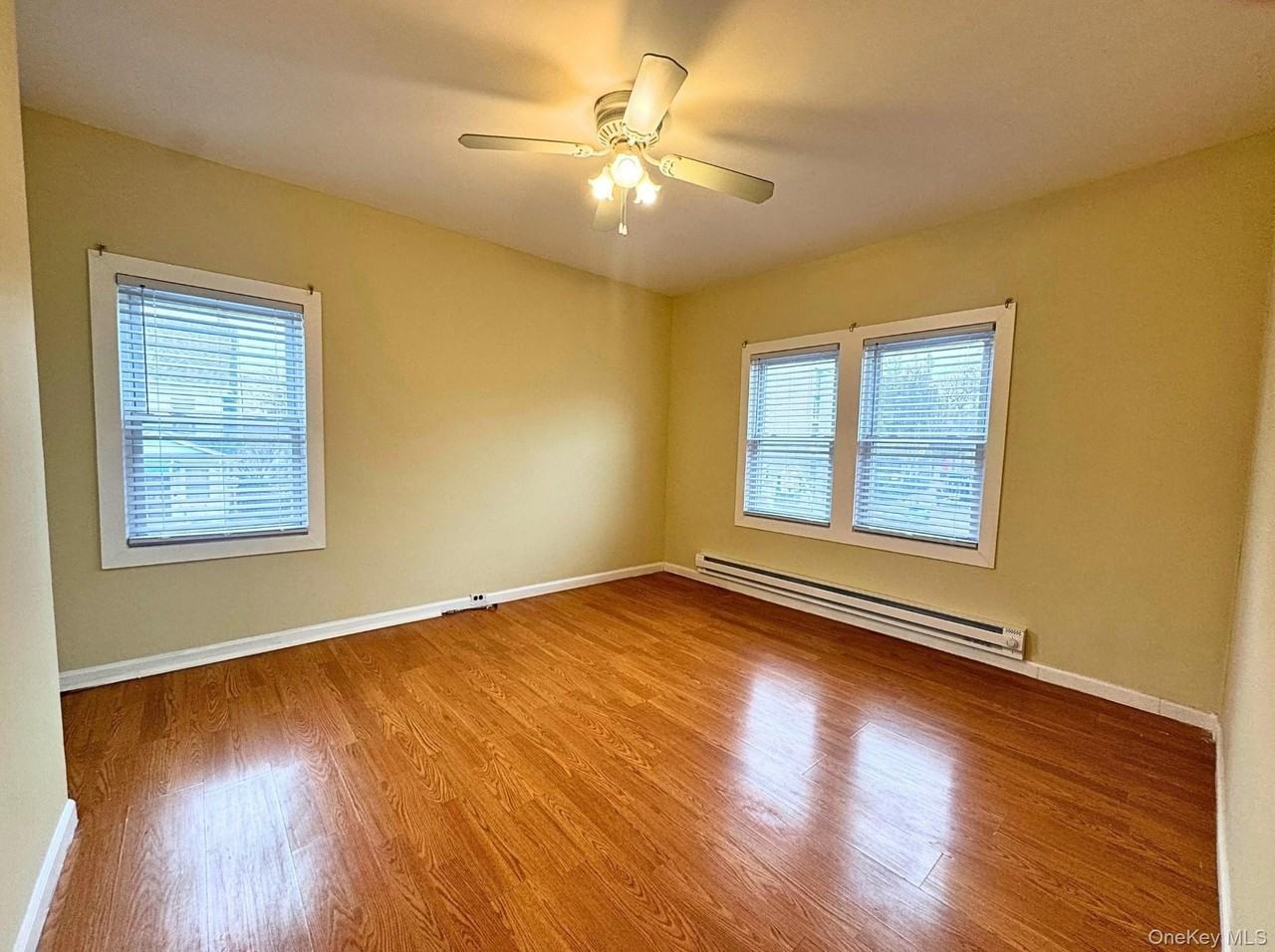 8456 164th St 2nd Fl - Photo 5 of 6