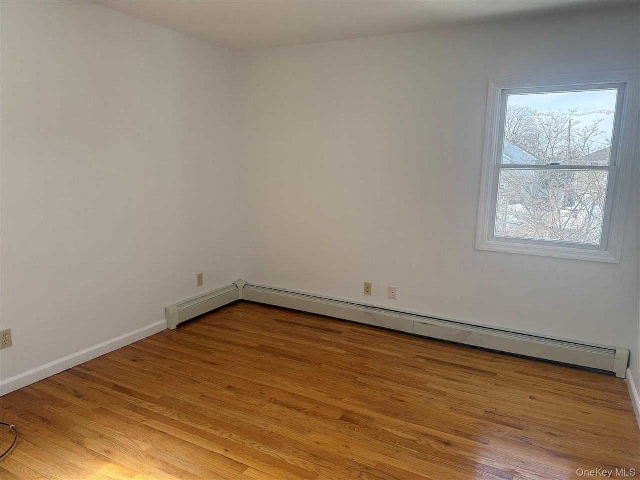 219 Manhattan Ave - Photo 7 of 10