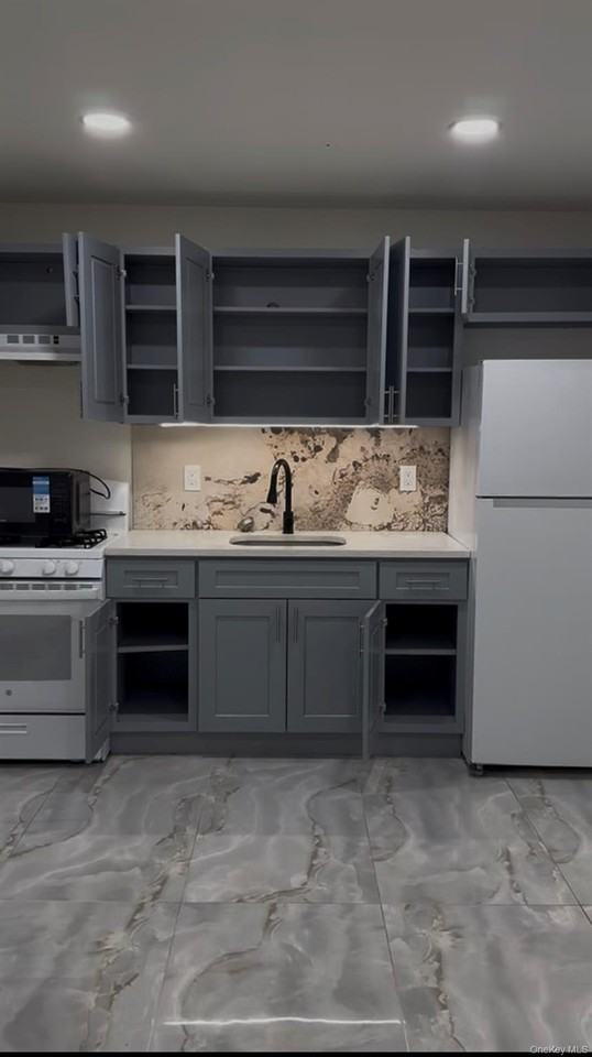 49 Gladys St - Photo 3 of 14