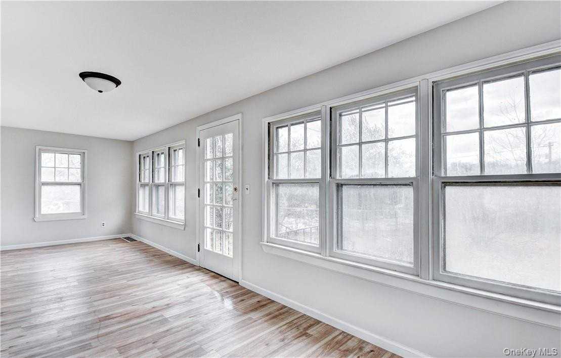 202 Midland Lake Rd - Photo 5 of 26