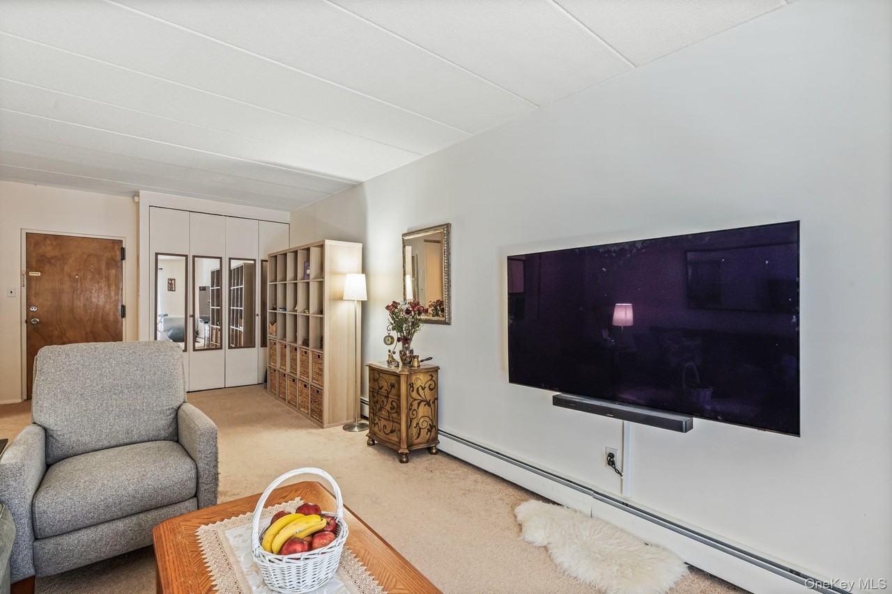 6607 242nd St Unit 13d - Photo 7 of 15