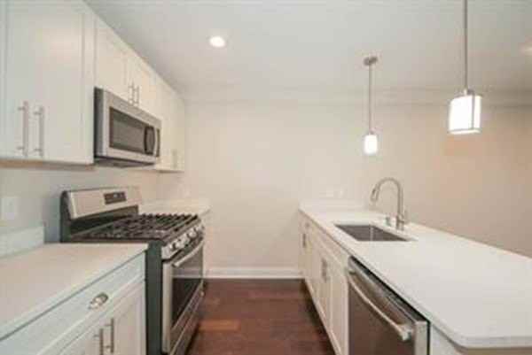 18 Johnson Ave Apt 2 - Photo 6 of 16