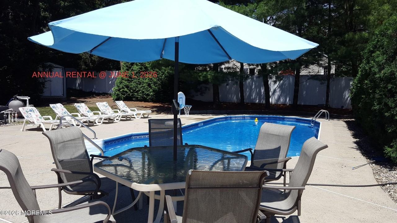 1210 Tuxedo Pl - Photo 3 of 26