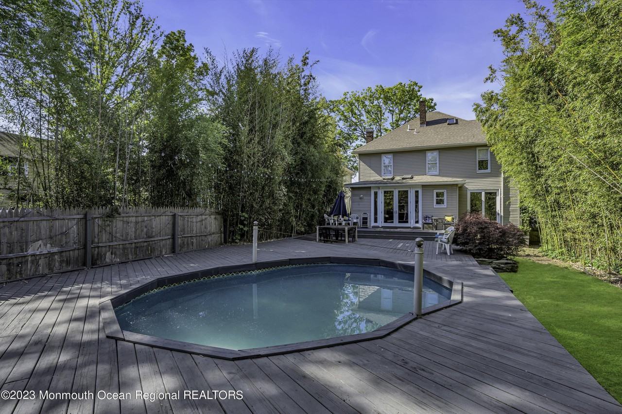 925 5th Ave - Photo 3 of 31