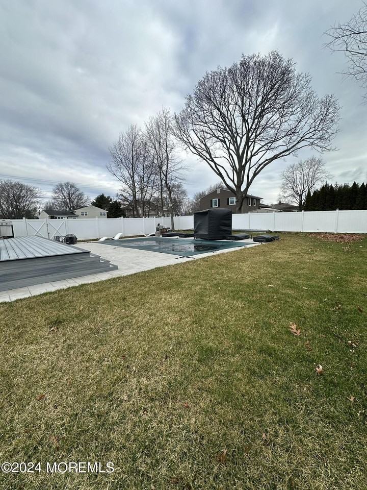 46 Hilltop Rd - Photo 4 of 31