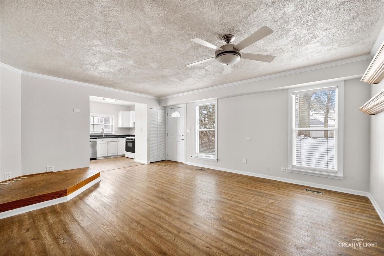 2456 Devonshire Ct - Photo 5 of 19