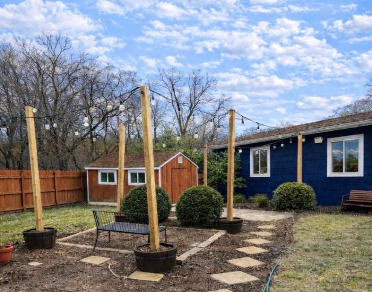 5508 S Stough St - Photo 3 of 31