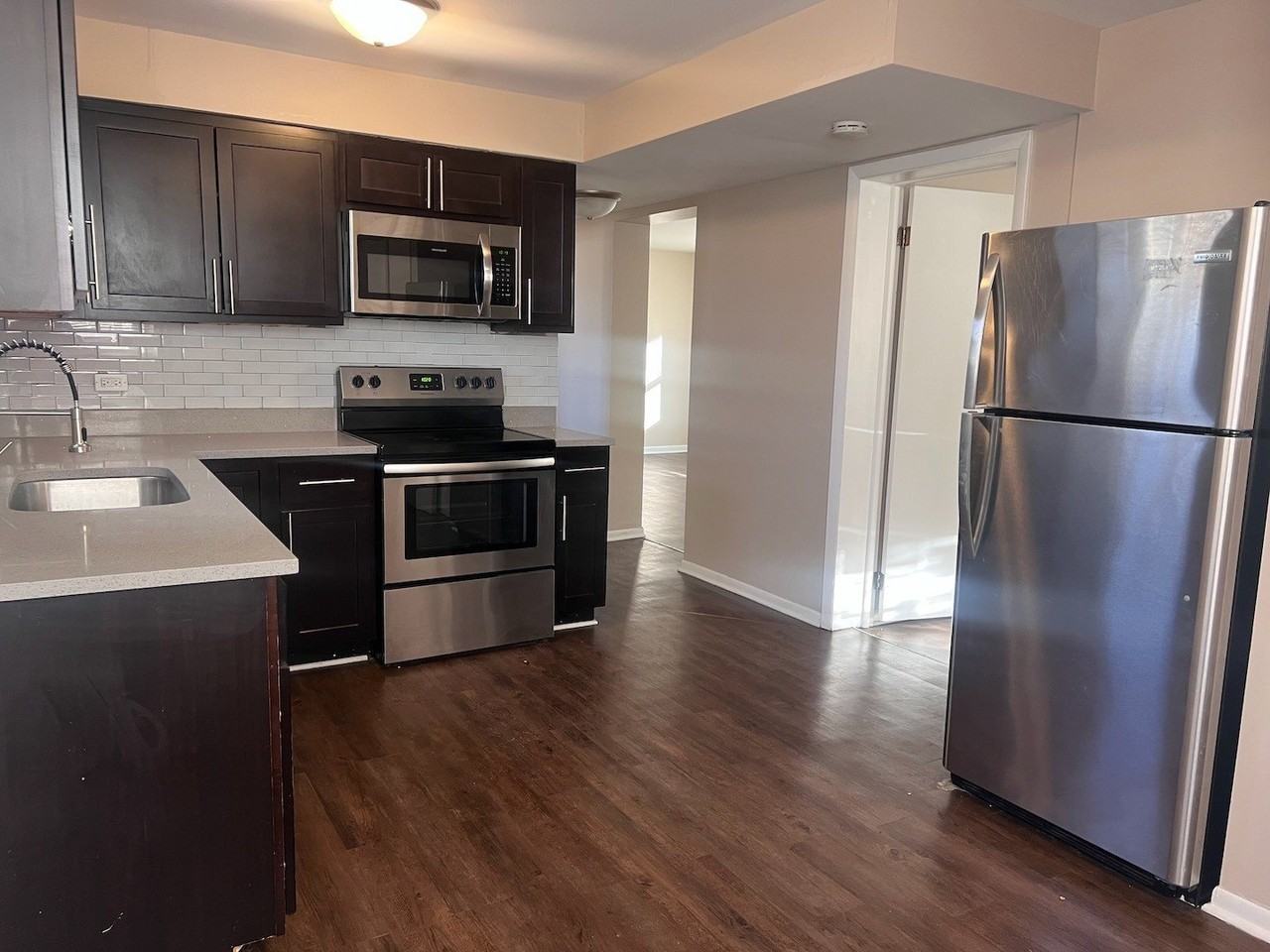 4225 Forest Ave Apt W1s - Photo 6 of 12