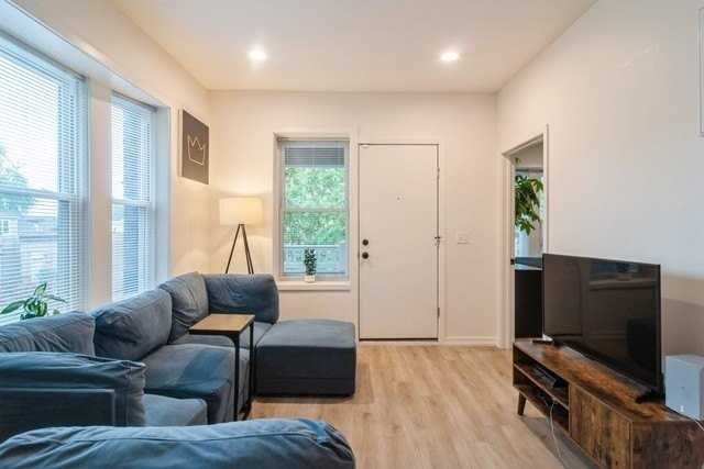 3639 W Iowa St #2W - Photo 3 of 11