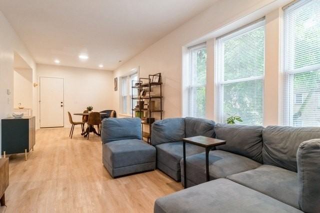 3639 W Iowa St #2W - Photo 4 of 11