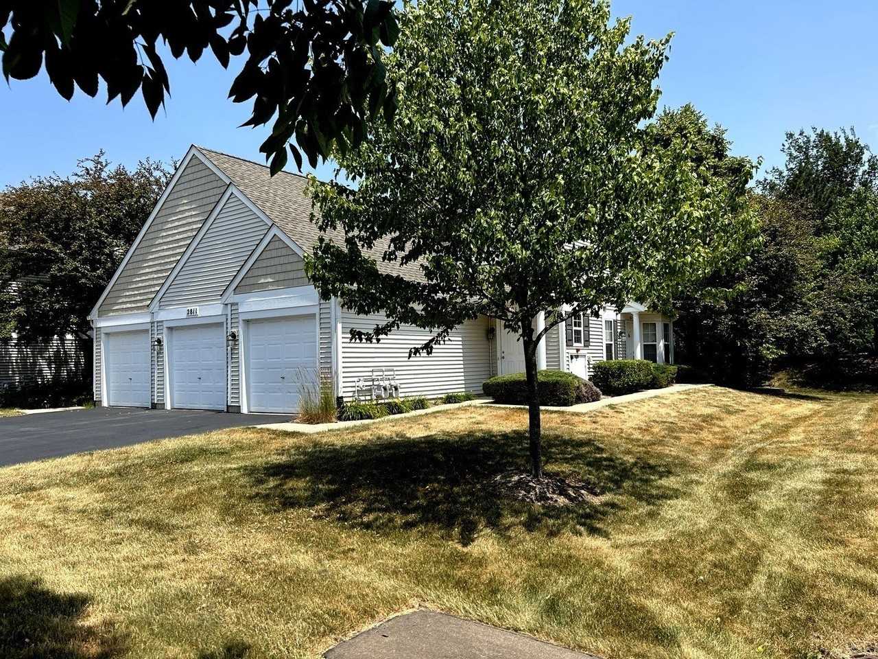 2811 Rutland Cir Unit 101 - Photo 2 of 18