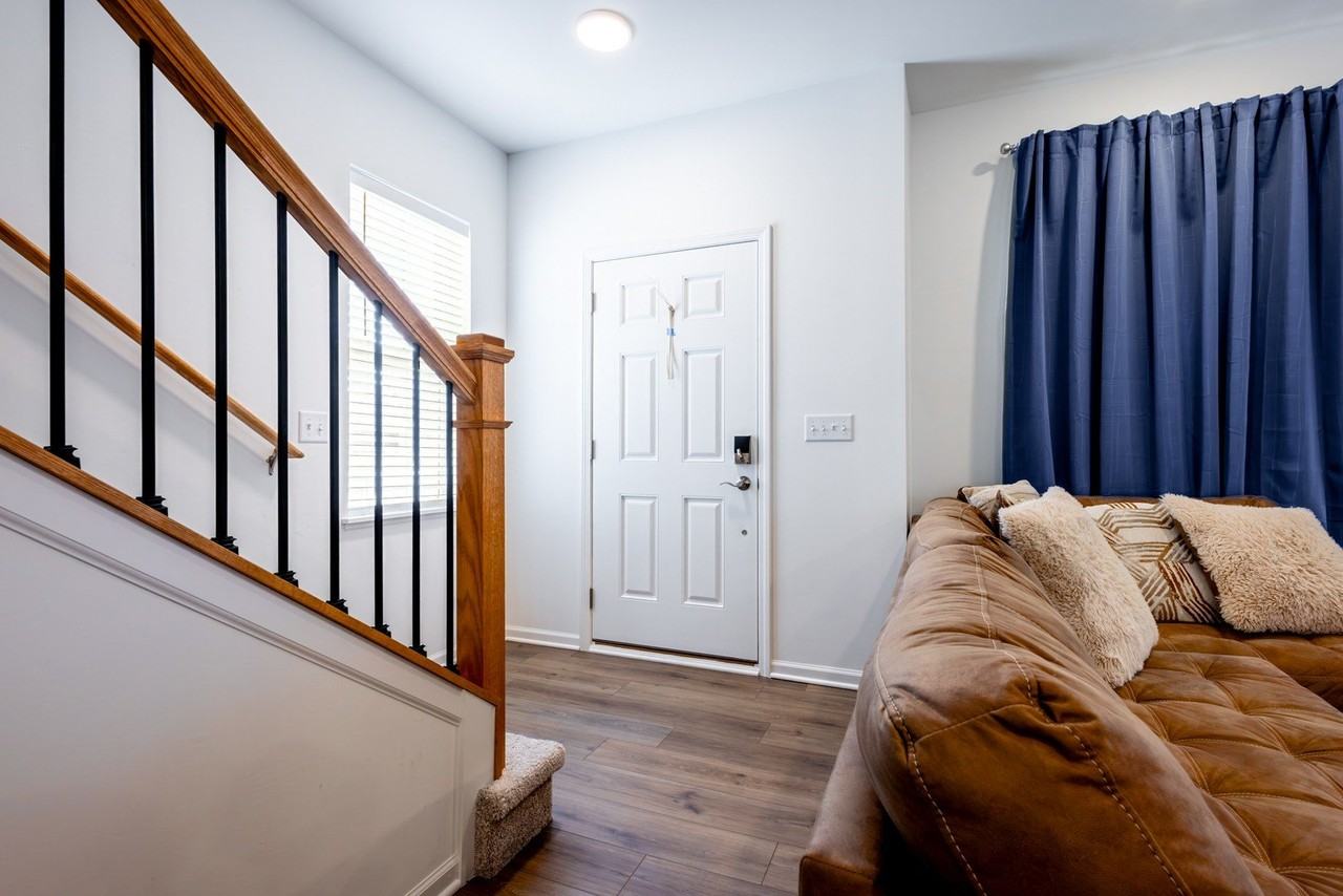 1300 Kentwood Dr - Photo 3 of 29